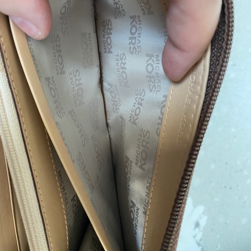 Authentic Michael Kors Logo Wallet - image 6